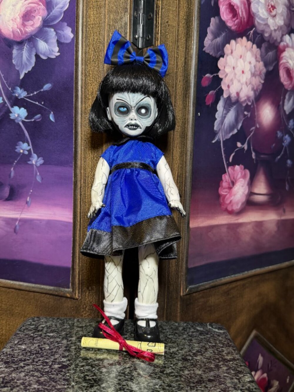 Living Dead Dolls Violet Twisted Love 2009 Mezco Coffin Death Certificate